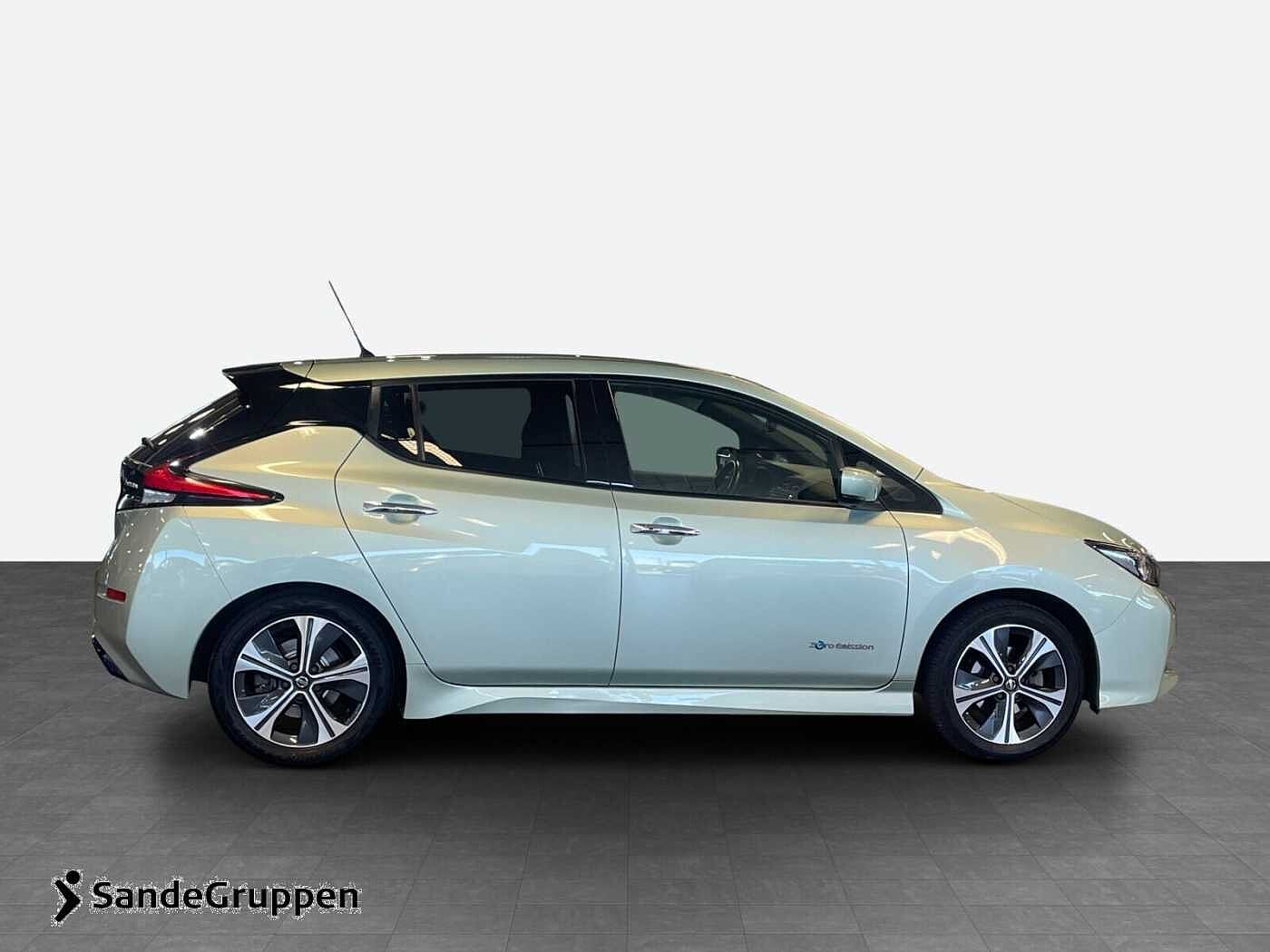 Nissan Leaf 40kWh Skinn/