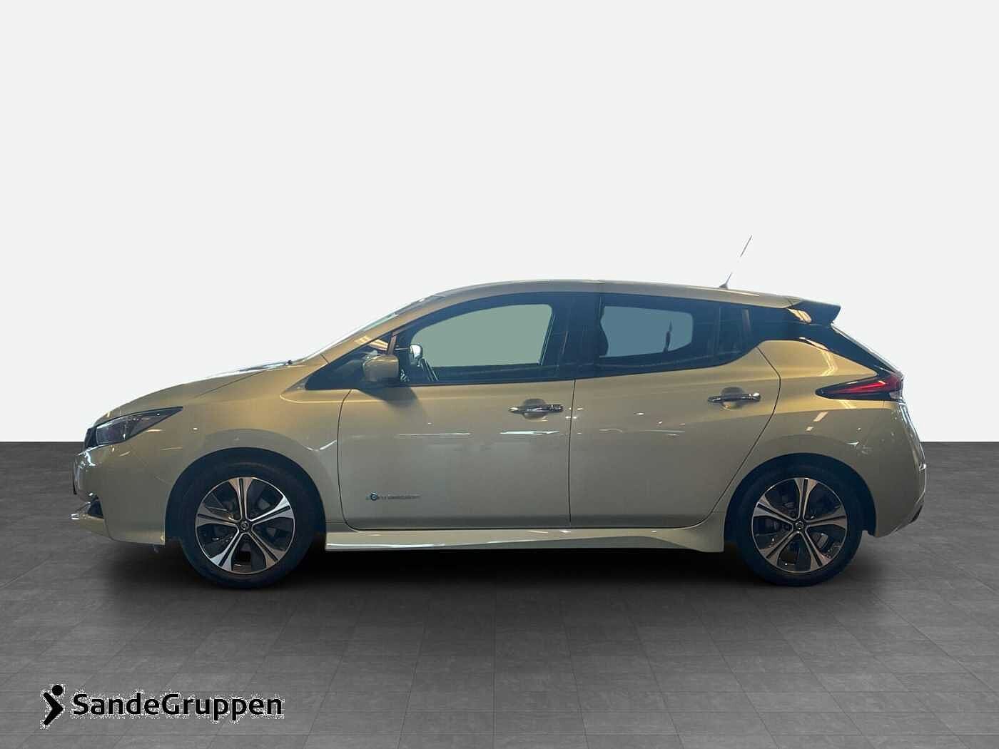 Nissan Leaf 40kWh Skinn/