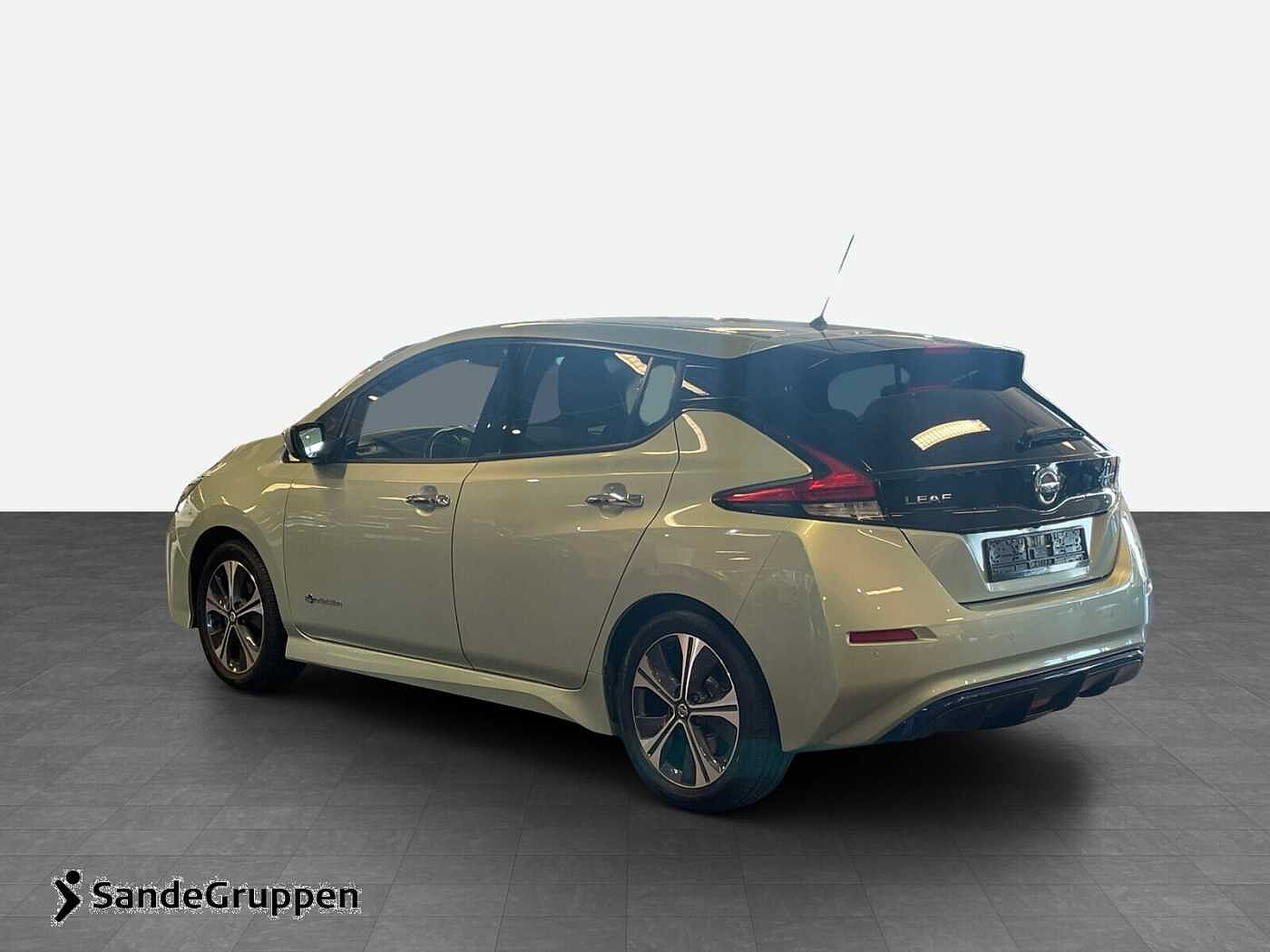 Nissan Leaf 40kWh Skinn/