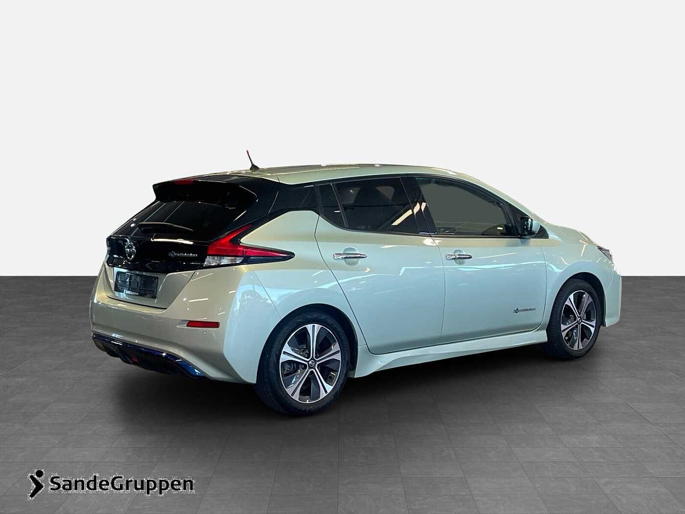 Nissan Leaf 40kWh Skinn/